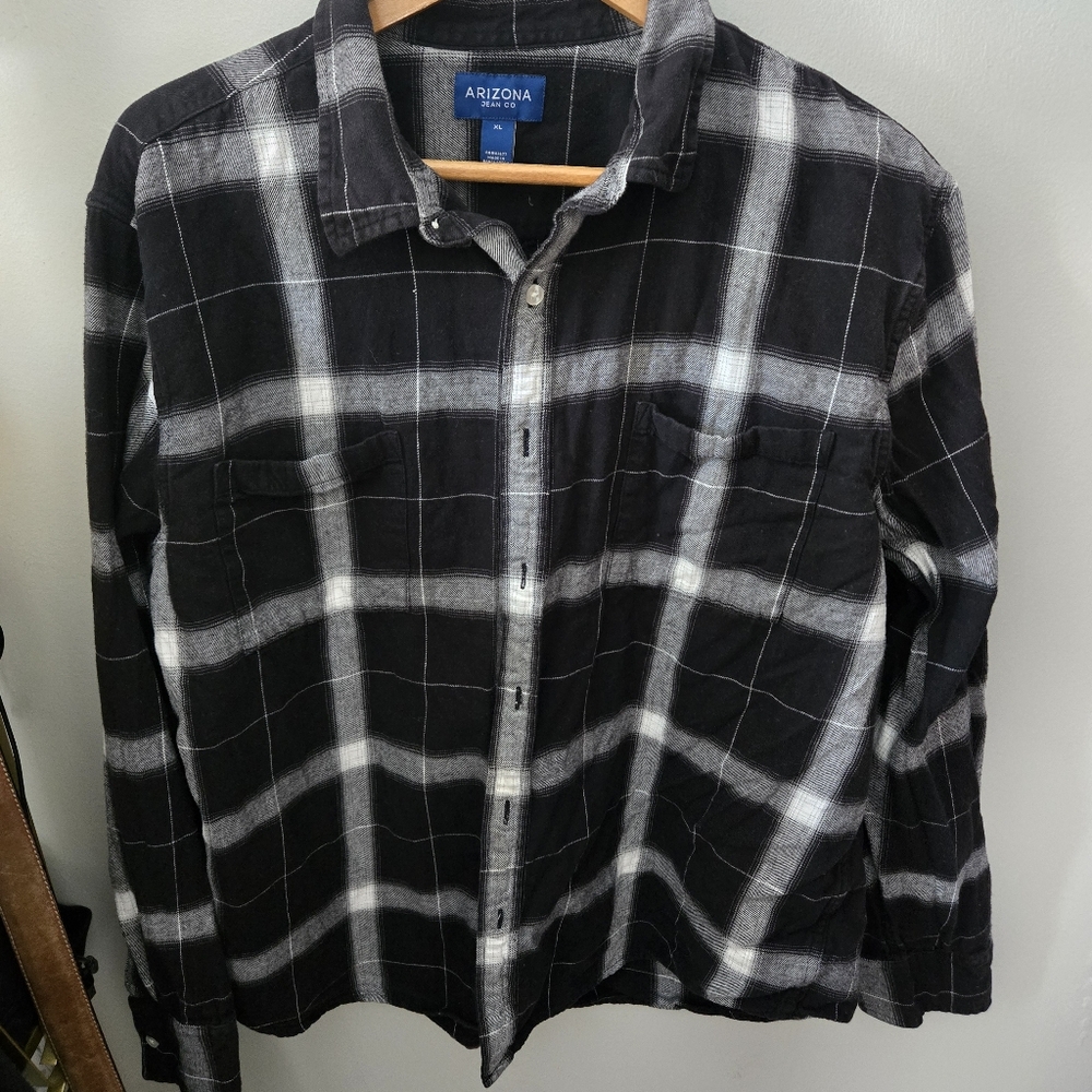 Black Plaid Arizona long sleeve button up Size Medium